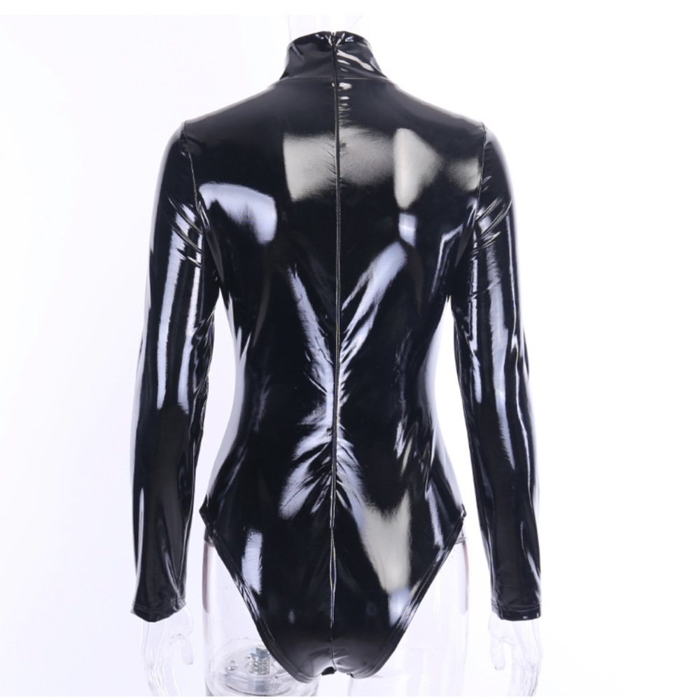 🎊SALE!! LAST 1 - FORM FITTING LATEX BODYSUIT - Picture 4 of 8